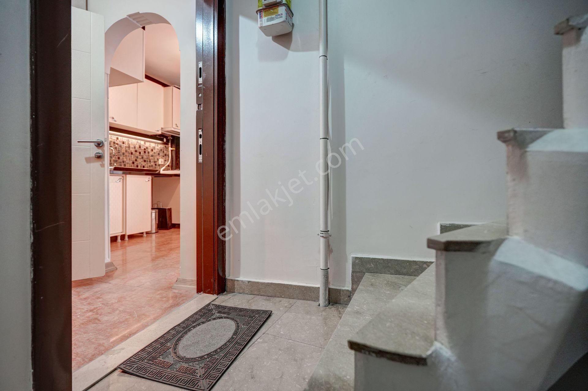 Remax Anı 'dan Beylerbeyi 'nde İçi Yenilenmiş 2+1 Kiralık Daire - Görsel 3