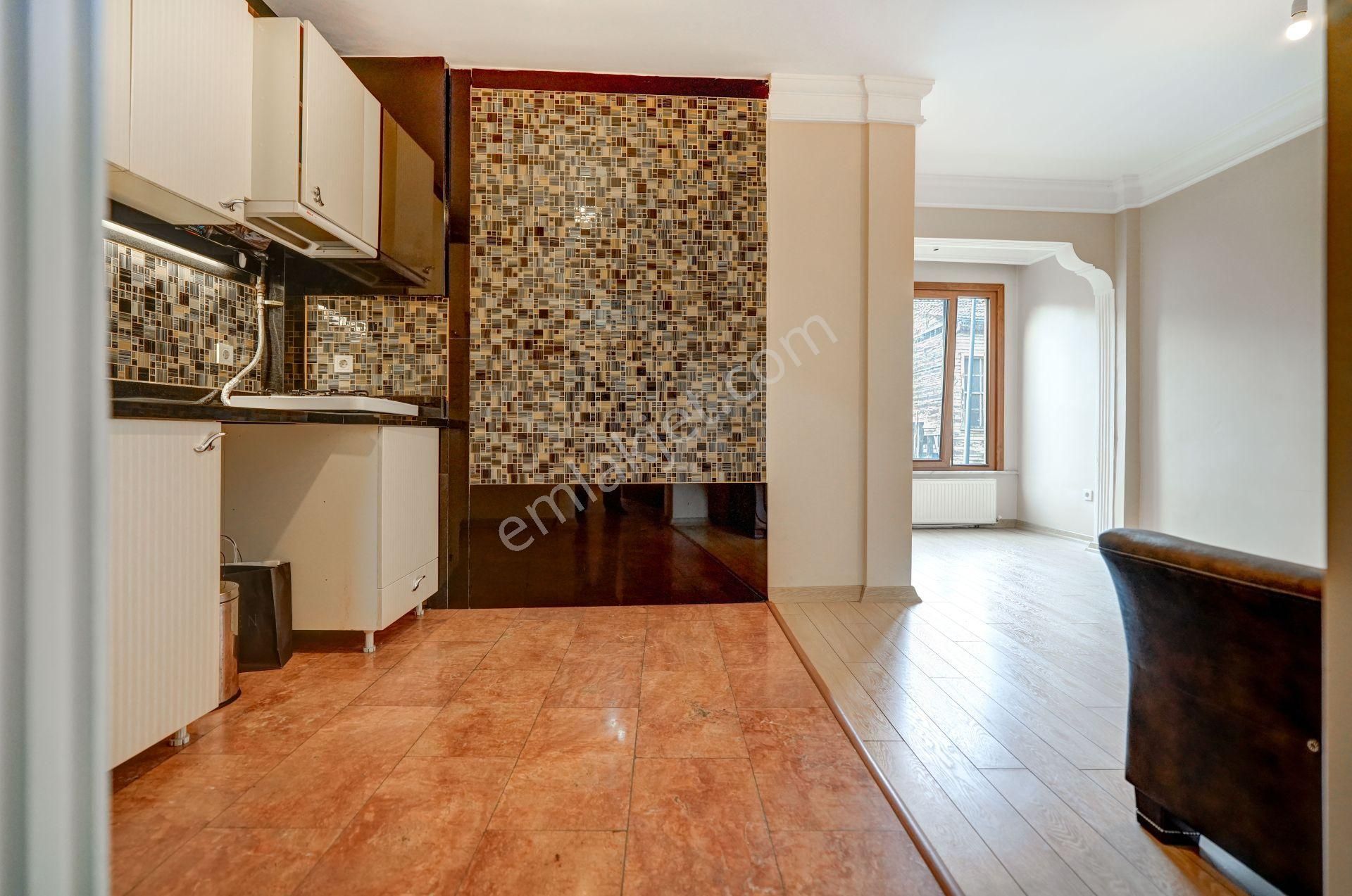 Remax Anı 'dan Beylerbeyi 'nde İçi Yenilenmiş 2+1 Kiralık Daire - Görsel 14