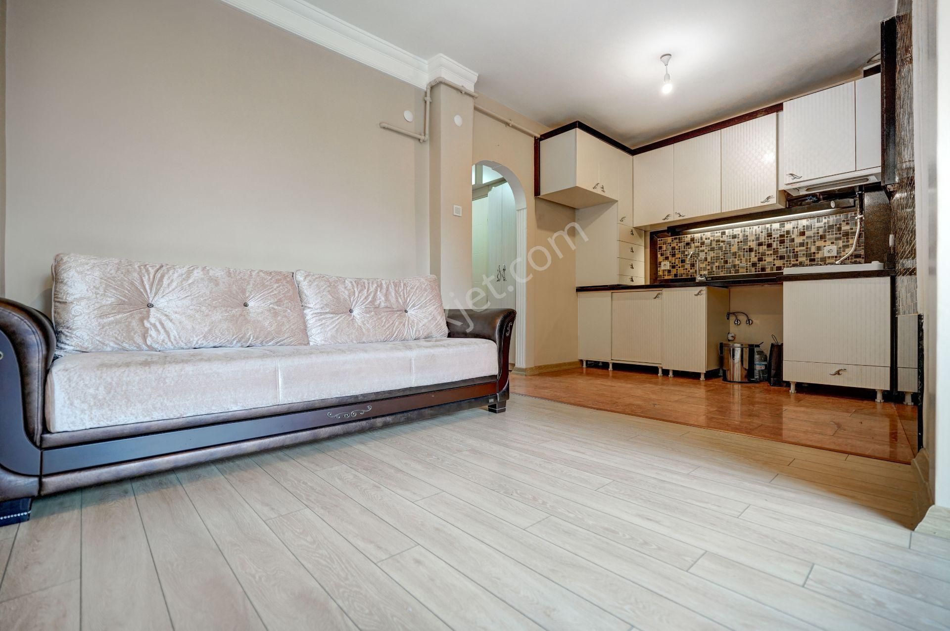 Remax Anı 'dan Beylerbeyi 'nde İçi Yenilenmiş 2+1 Kiralık Daire - Görsel 13