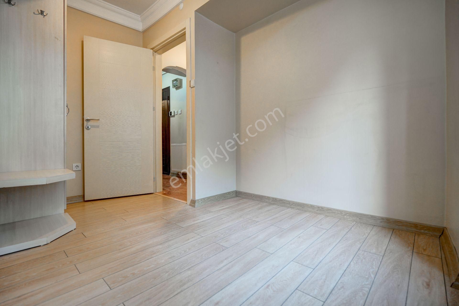 Remax Anı 'dan Beylerbeyi 'nde İçi Yenilenmiş 2+1 Kiralık Daire - Görsel 23