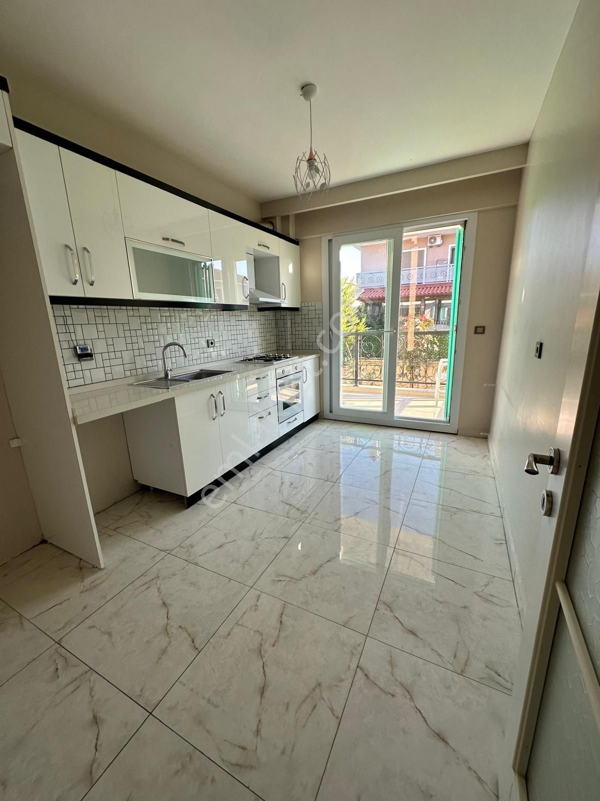 Foça Hacıveli Mah. Rüzgar Evleri Sitesinde Kiralık 2+1 Daire - Görsel 12