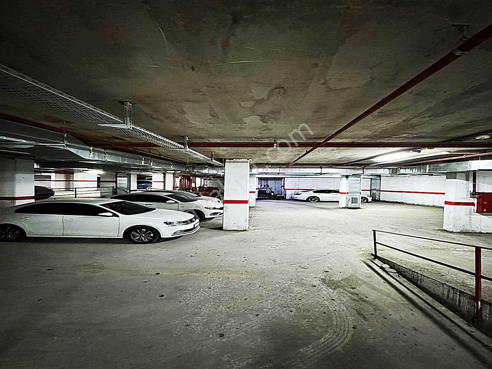 Metrobüse Yakın Konumda Kat Mülkiyetli Site İçi Ara Kat Daire - Görsel 11