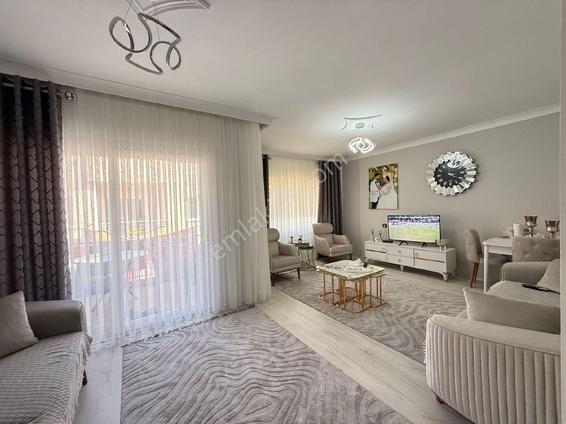 Turgutlu Cumhuriyet Mhde 3+1 Satılık Daire - Görsel 9