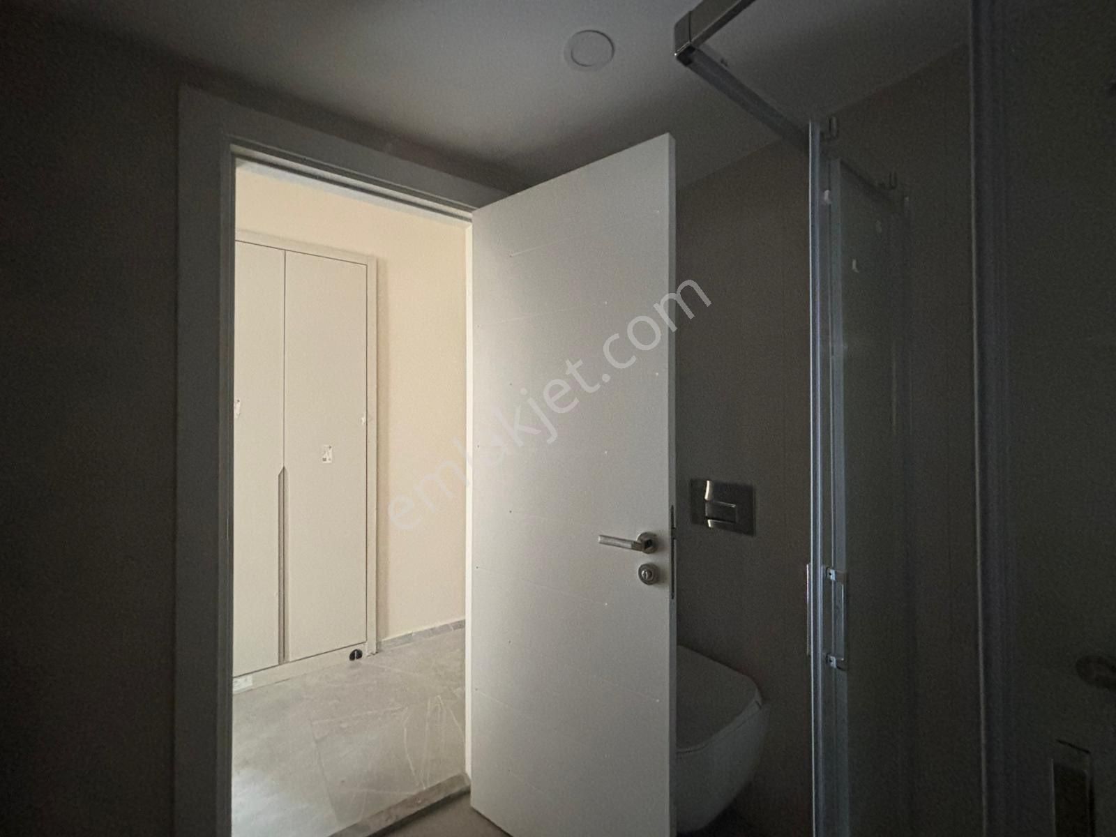 Alsancak Dünya Göz Yakını 3+1 Otoparklı Yeni Binada Kiralık Daire - Görsel 13