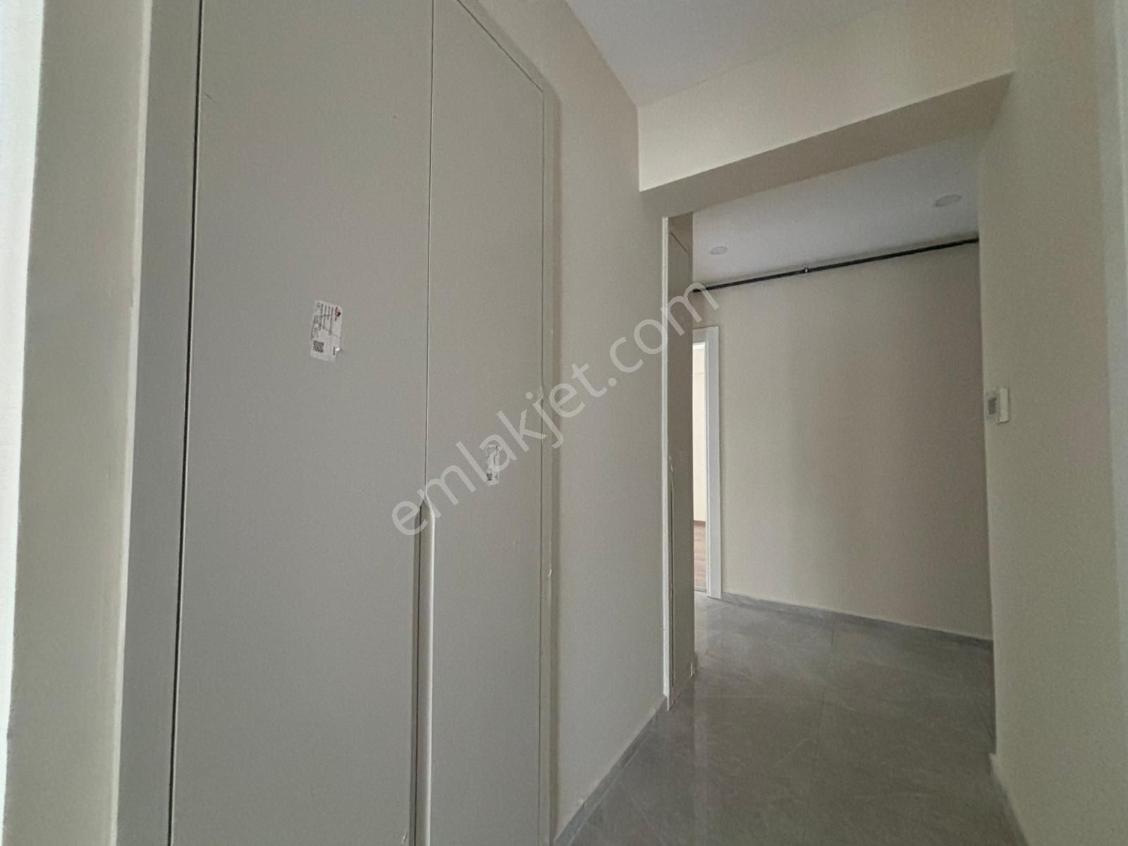 Alsancak Dünya Göz Yakını 3+1 Otoparklı Yeni Binada Kiralık Daire - Görsel 12