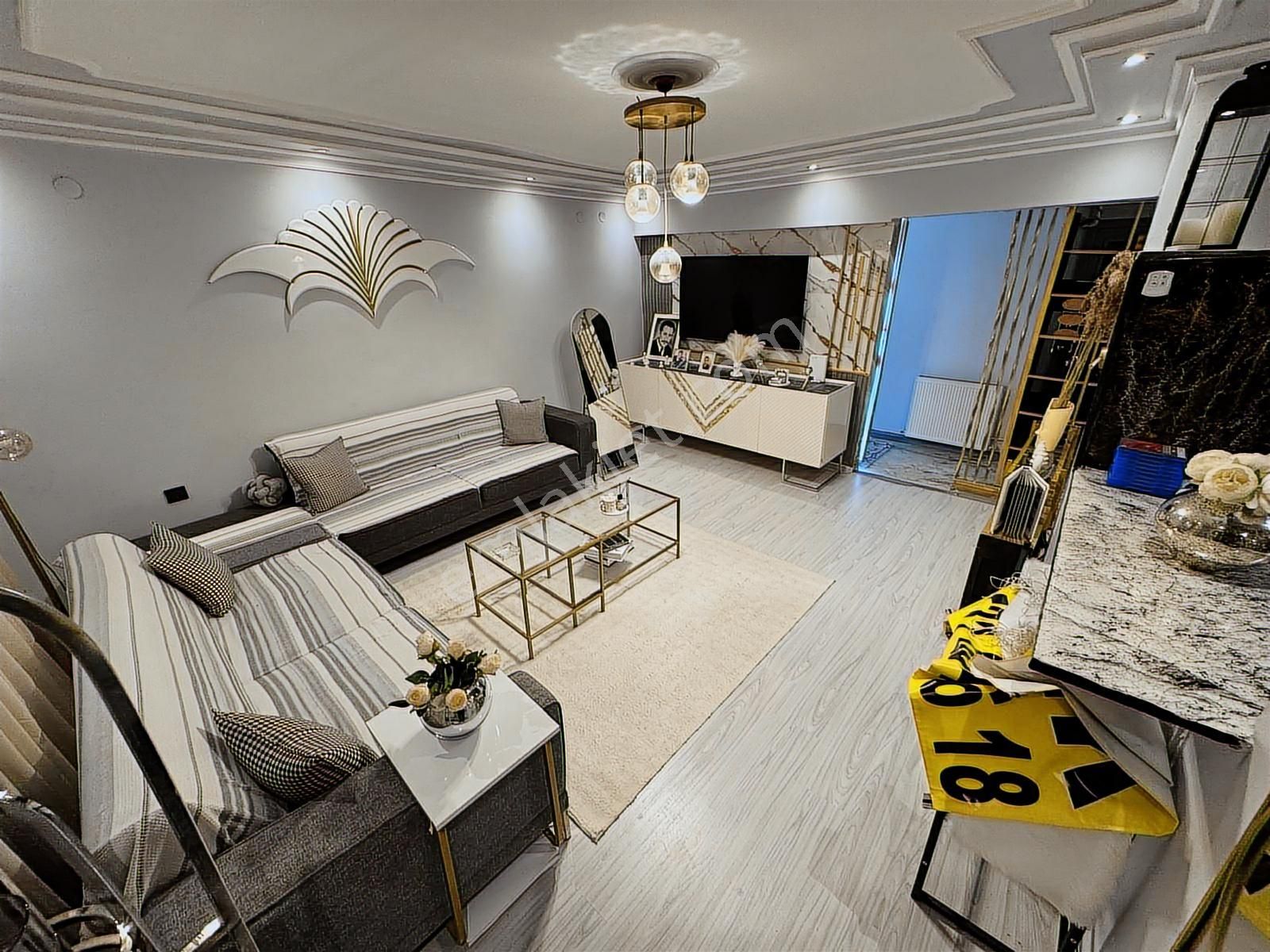 Pursaklarda Merkzi Konumda Göbekte 4+1 Full Yapılı İskanlı - Görsel 15