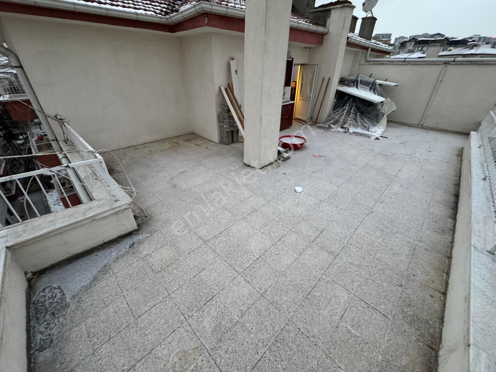 Pursaklarda Merkzi Konumda Göbekte 4+1 Full Yapılı İskanlı - Görsel 17