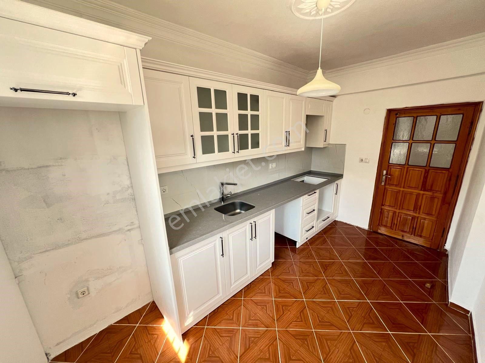 Goldhouse Dan Kiralık Babataşın Da Eşyasız Geniş 3+1 Daire - Görsel 9