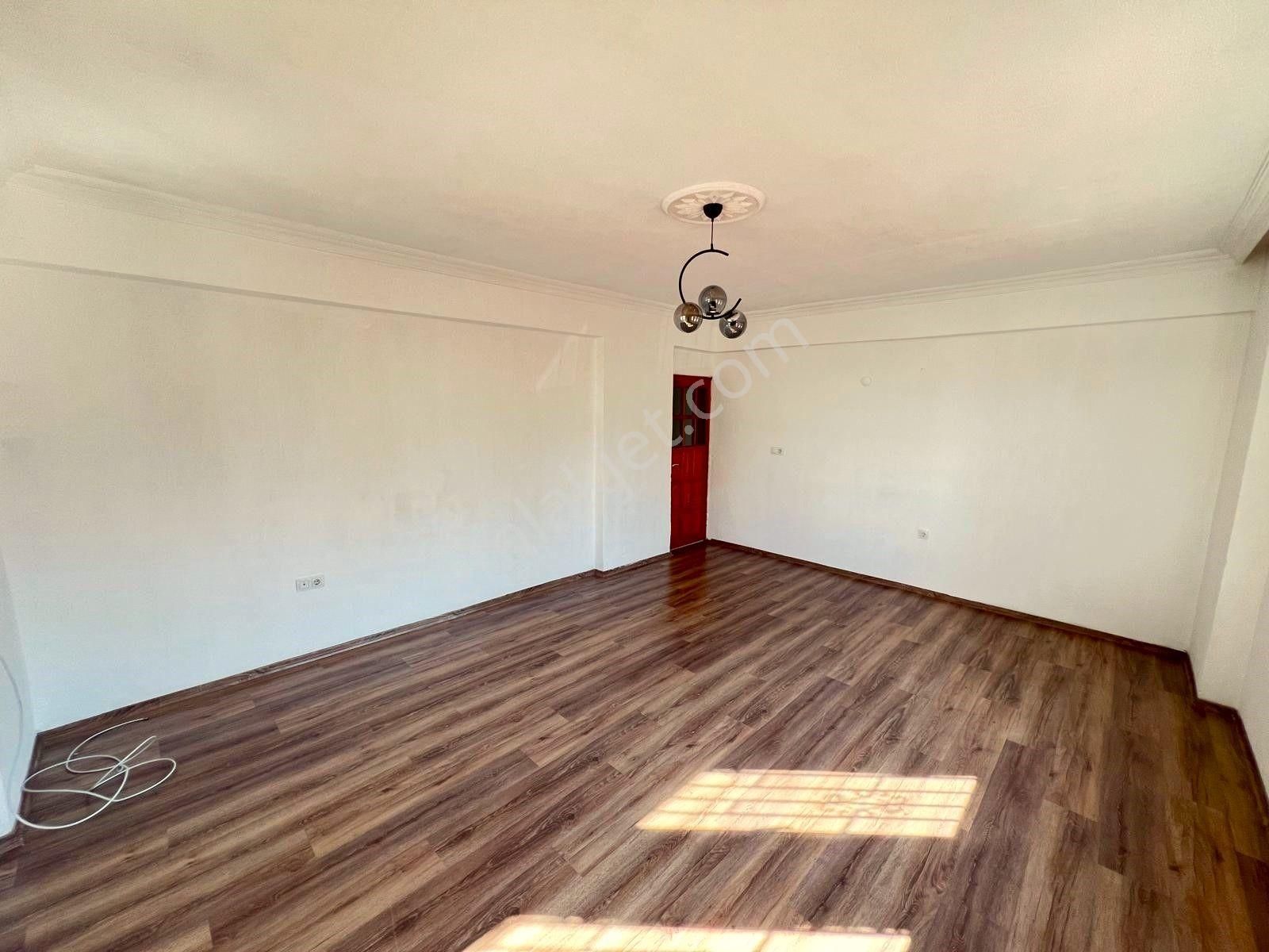 Goldhouse Dan Kiralık Babataşın Da Eşyasız Geniş 3+1 Daire - Görsel 4