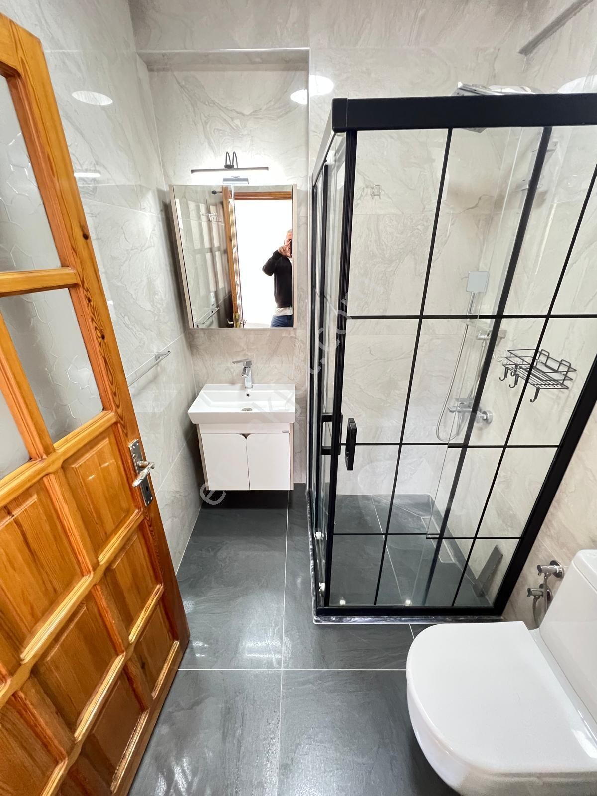 Goldhouse Dan Kiralık Babataşın Da Eşyasız Geniş 3+1 Daire - Görsel 27