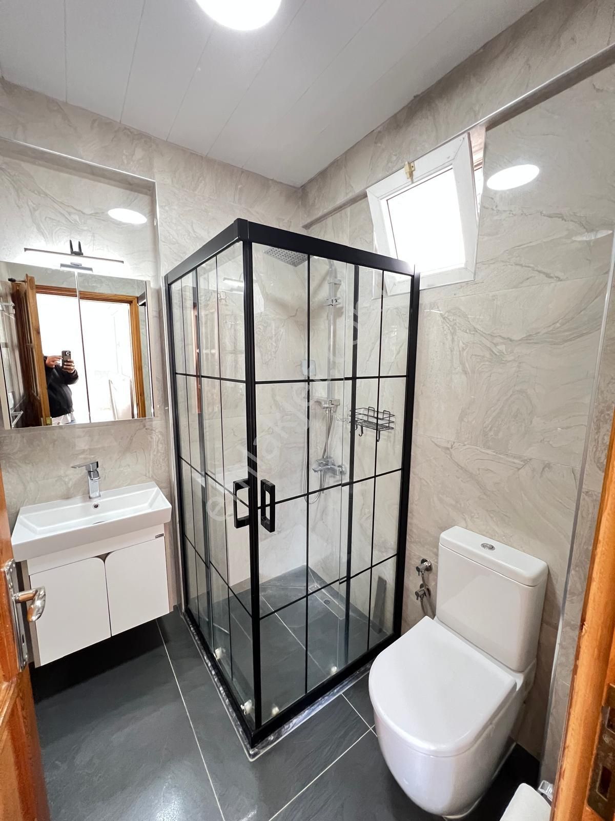 Goldhouse Dan Kiralık Babataşın Da Eşyasız Geniş 3+1 Daire - Görsel 26