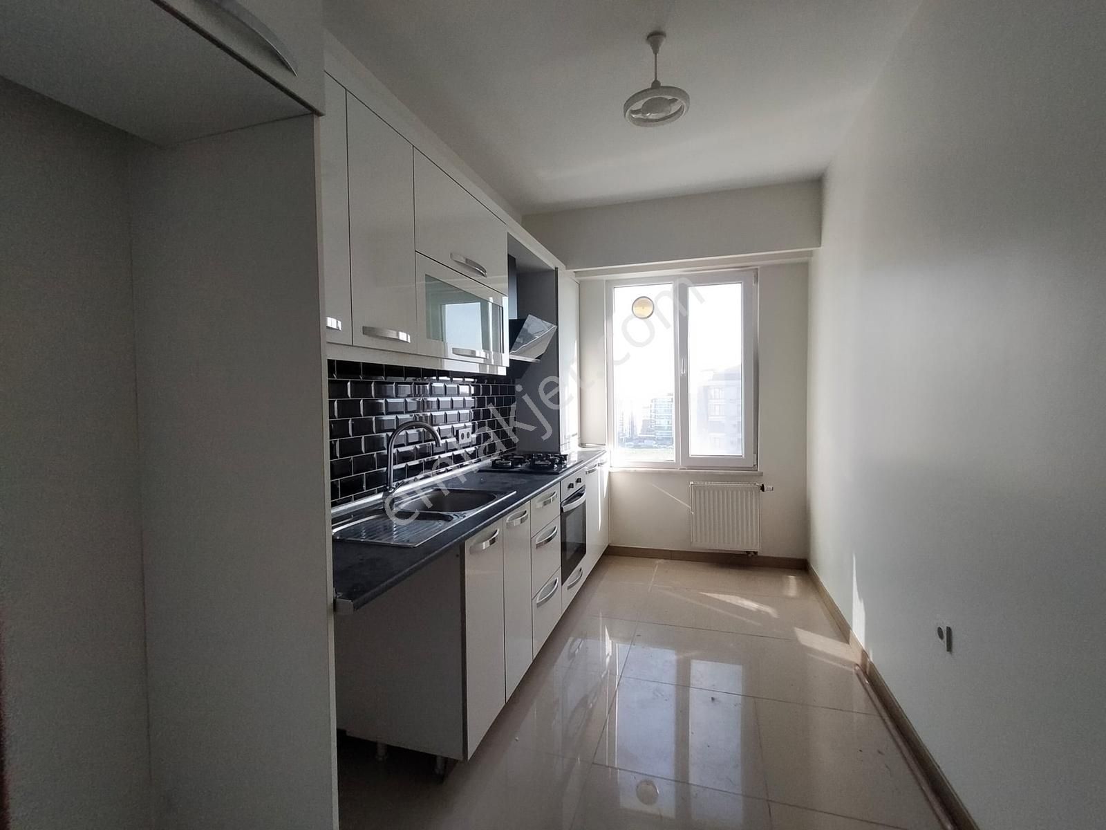 Beylikdüzü Osmanlı Caddesi Sağlam Park Evleri 2+1 Kiralık Daire - Görsel 2