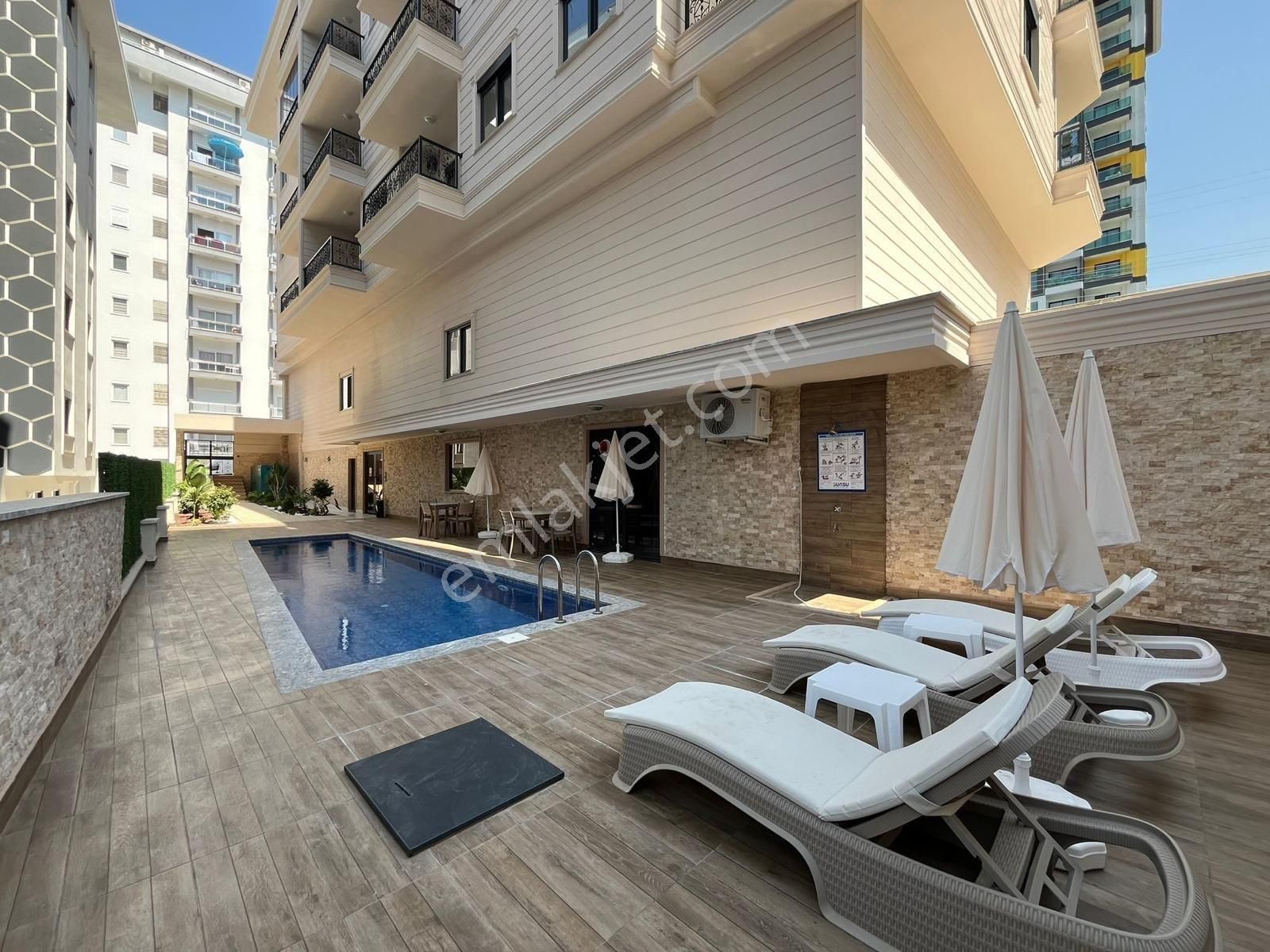 Merkezi Konumda Lux 1+1 Eşyalı Kiralık Residans