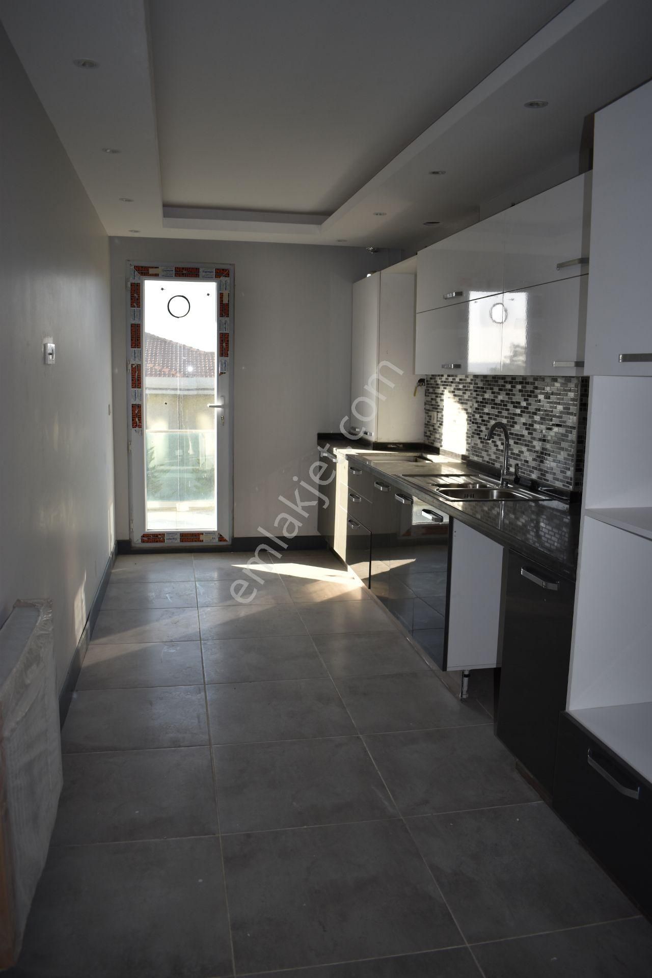 Büyükçekmece Atatürk Mah Yeni Binada Lüks Manzaralı Temiz 3+1 Kiralık Daire - Görsel 3