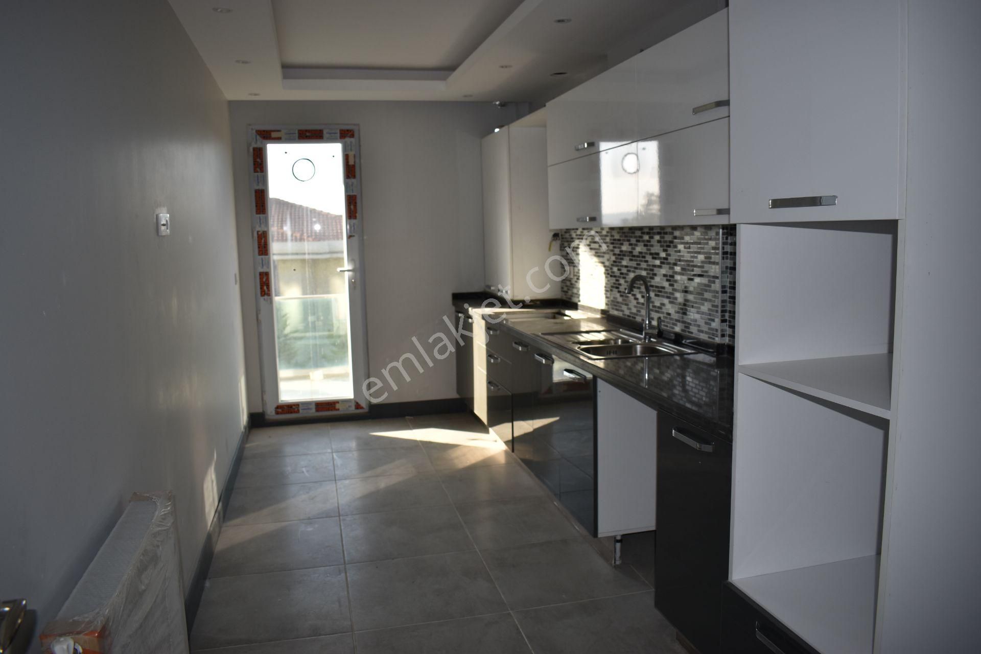 Büyükçekmece Atatürk Mah Yeni Binada Lüks Manzaralı Temiz 3+1 Kiralık Daire - Görsel 2