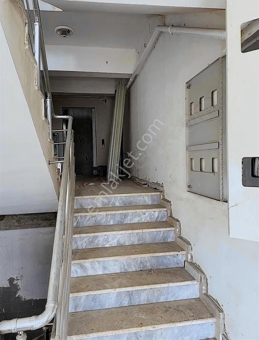 Tapulu Oturum Başlamış Sitede Geniş Daire - Görsel 6