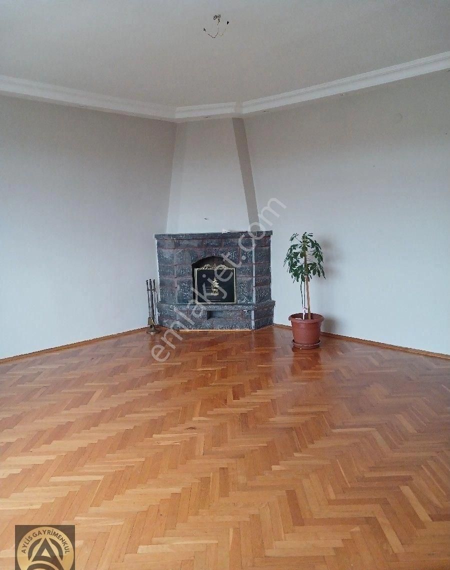 Hacıosman Metroya Yürüme Mesafesinde 3+1 Kiralık Daire.