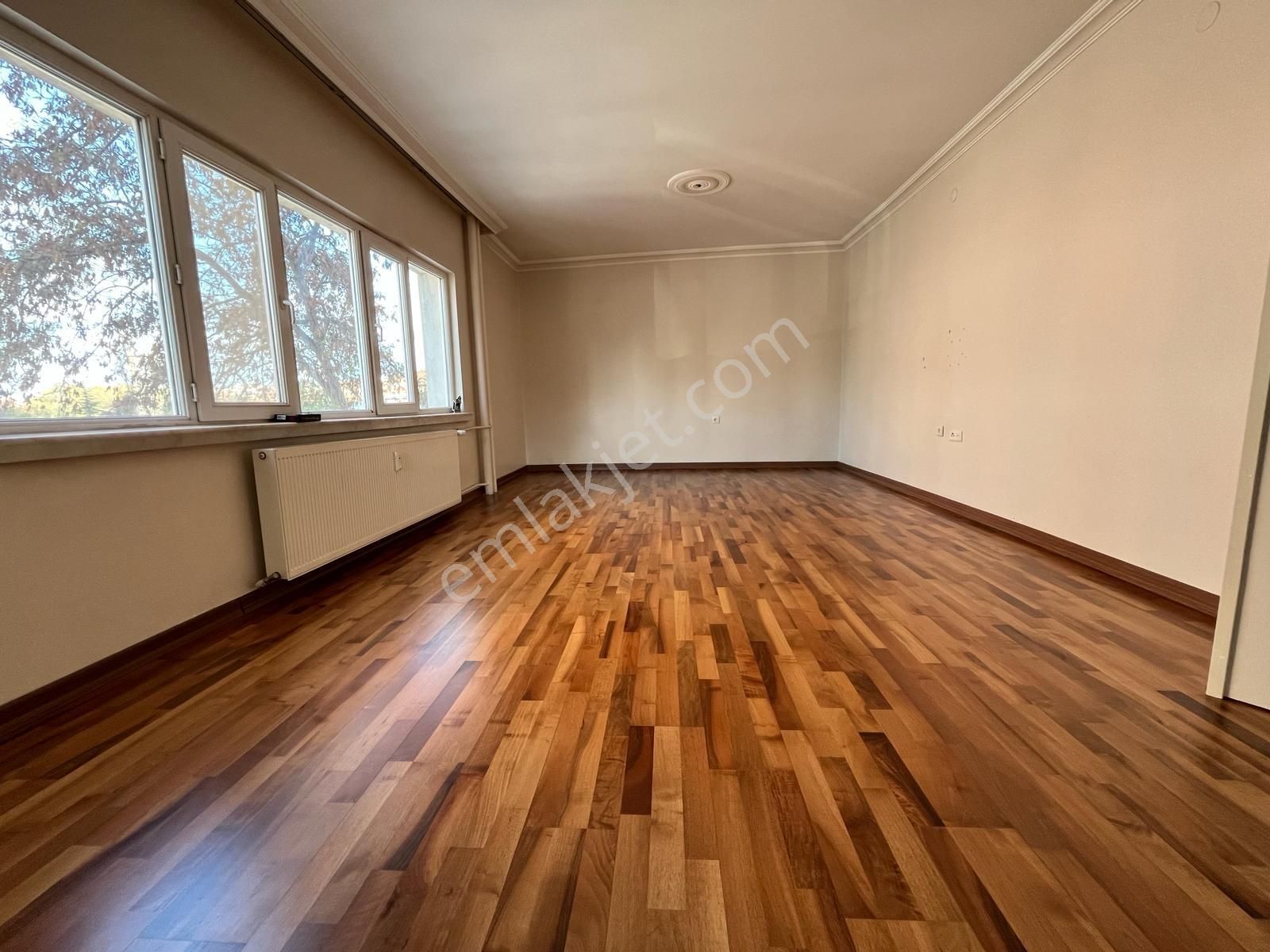 Sbell'den Emek'te Gazi Hastanesi Yakını Sitede 2.katta 3+1 - Görsel 14