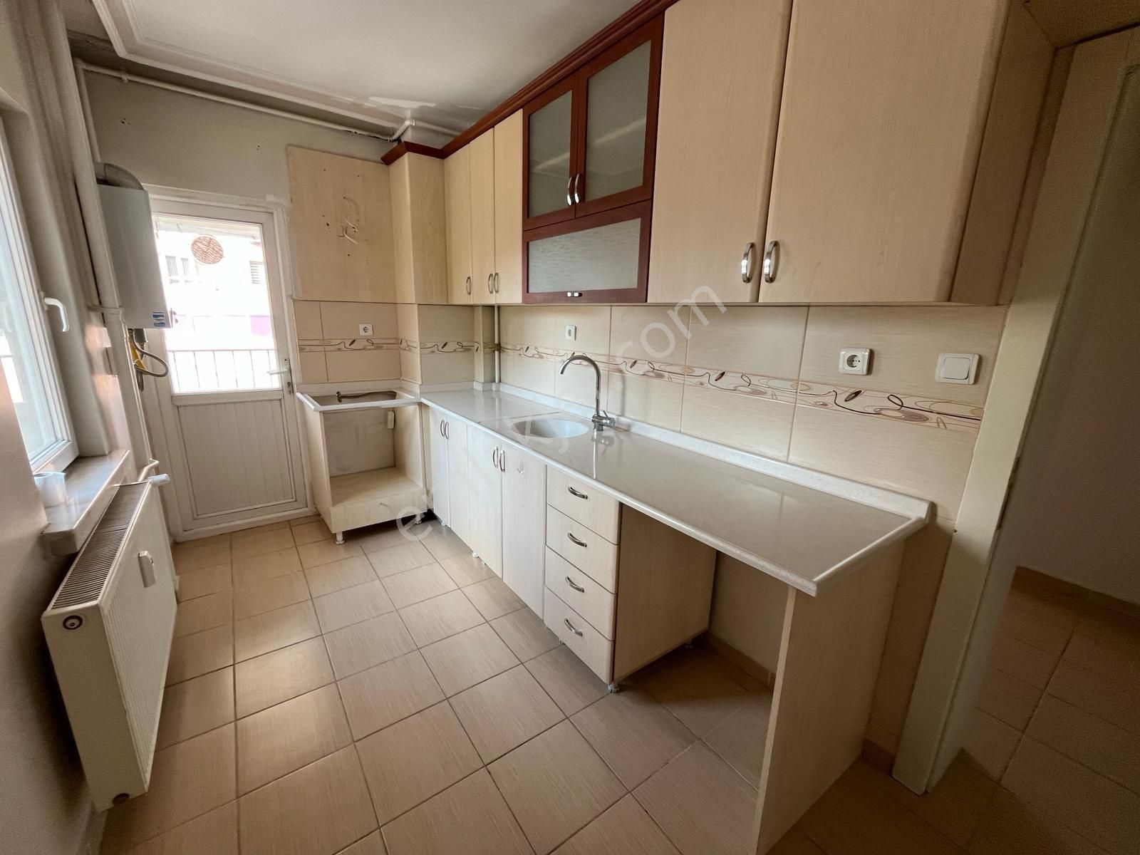 Sbell'den Emek'te Gazi Hastanesi Yakını Sitede 2.katta 3+1 - Görsel 3