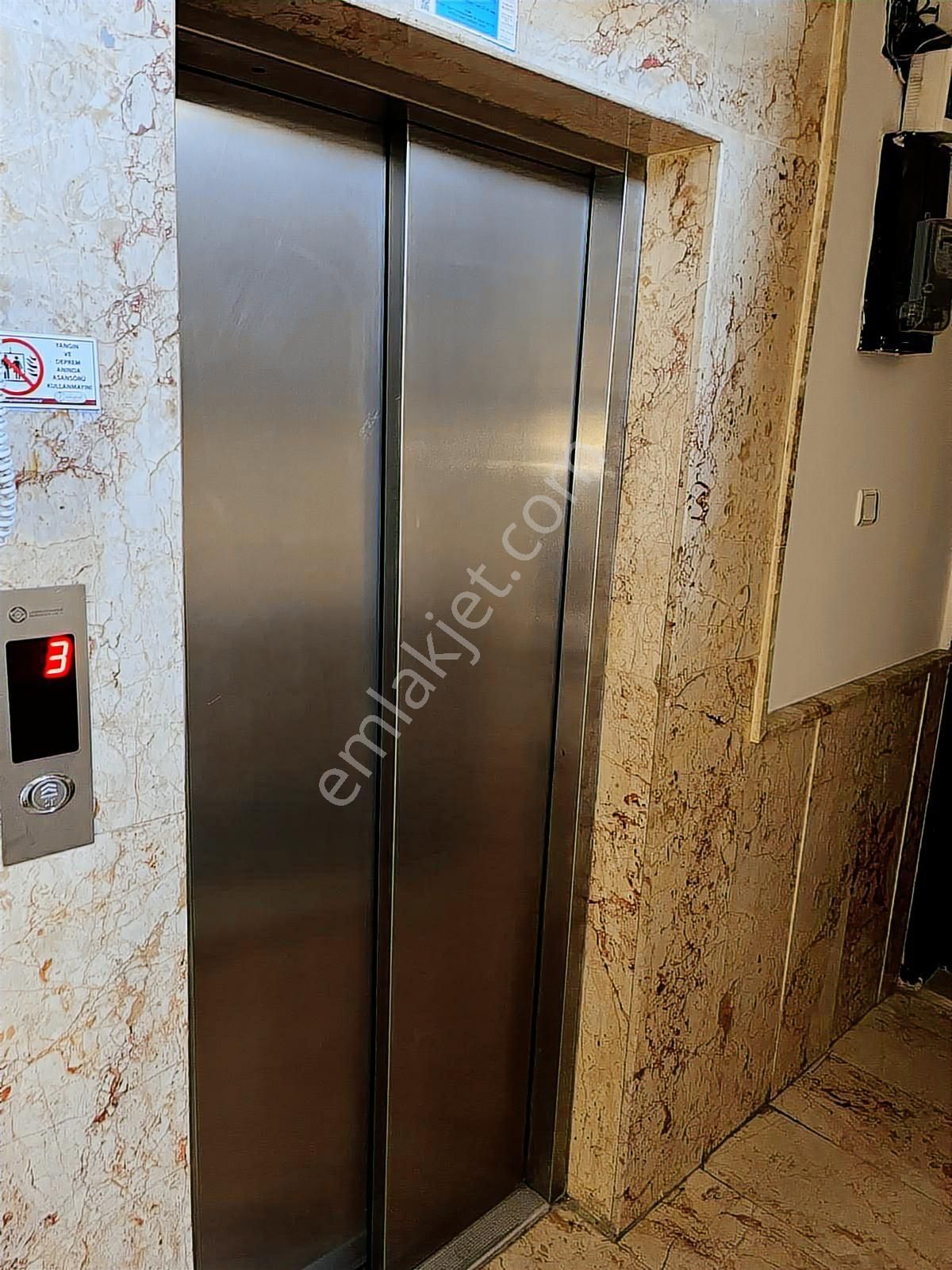 Sbell'den Emek'te Gazi Hastanesi Yakını Sitede 2.katta 3+1 - Görsel 5