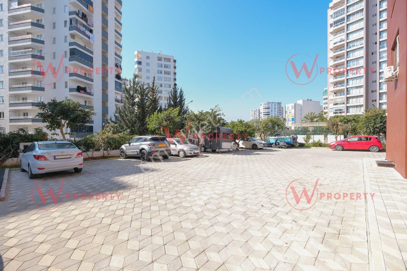 W Property Forum Avm'ye Komşu,havuzlu Site İçi, Eşyalı 1+1 - Görsel 18