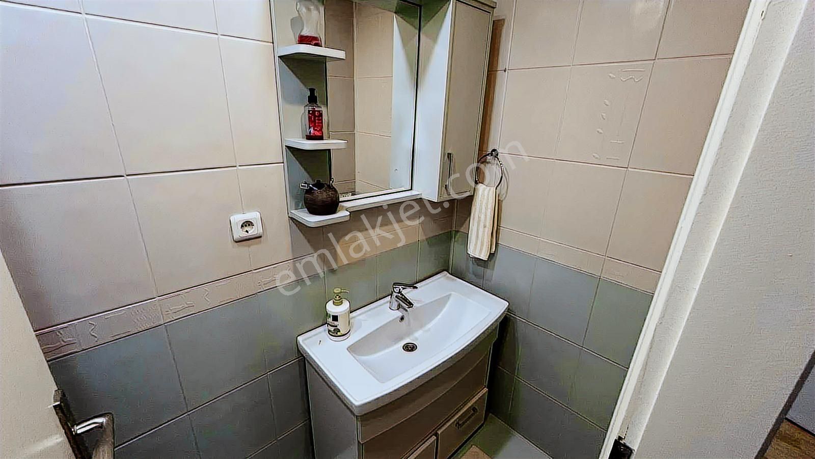 Büyükçekmece Sinanoba'da Satılık 3+1 Tadilatlı Daire - Görsel 14