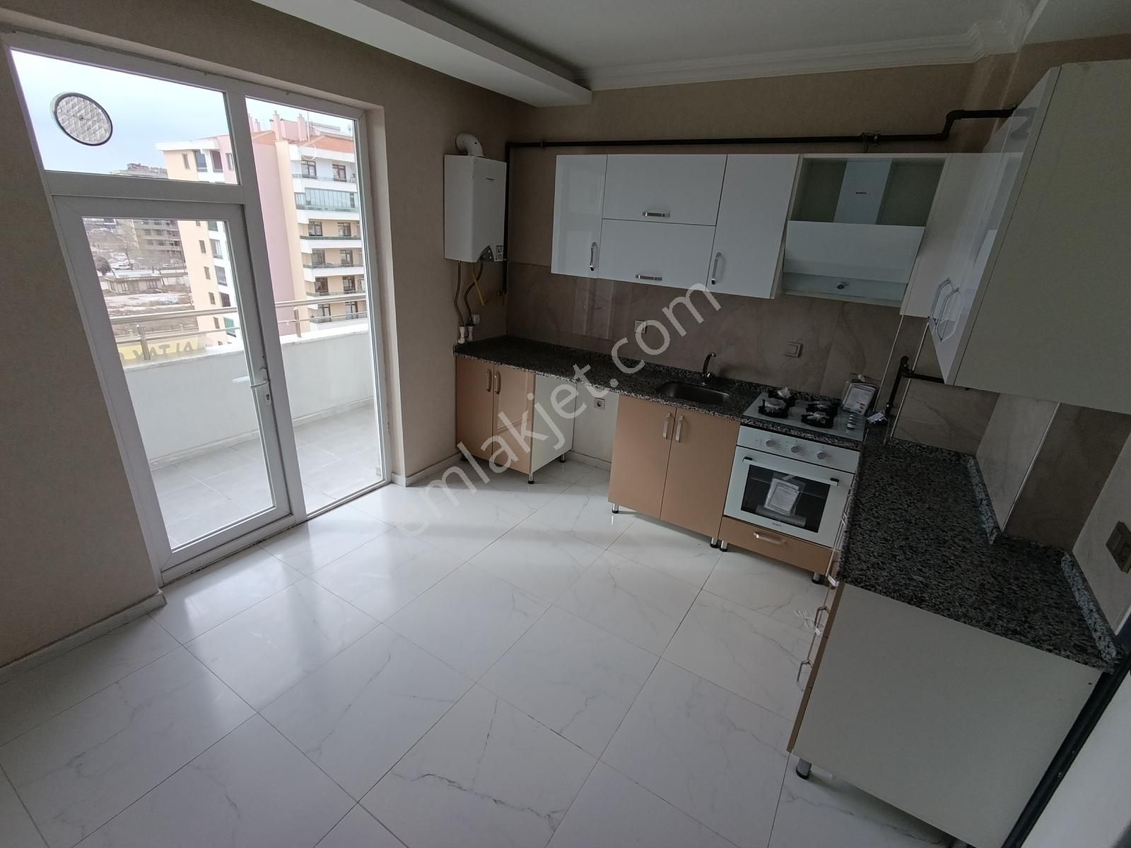 Arakat, Kapalı Otopark, Sıfır 3+1 Kiralık Daire - Görsel 3