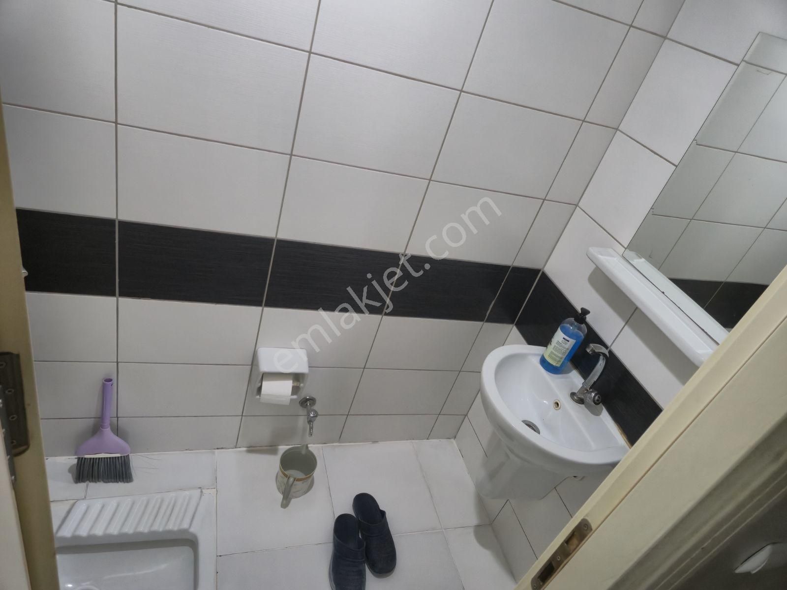 Realty Worlddan Akyazı Ömercikler Toki Sitesinde Arakat 80m2 2+1 - Görsel 9