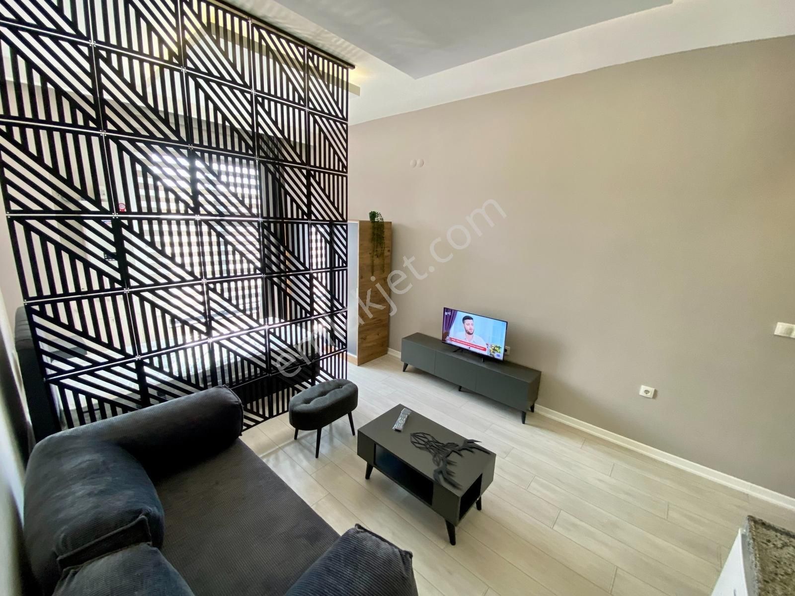 Çark Cad.650m.asansörlü, Eşyalı Lüks Kiralık Daire