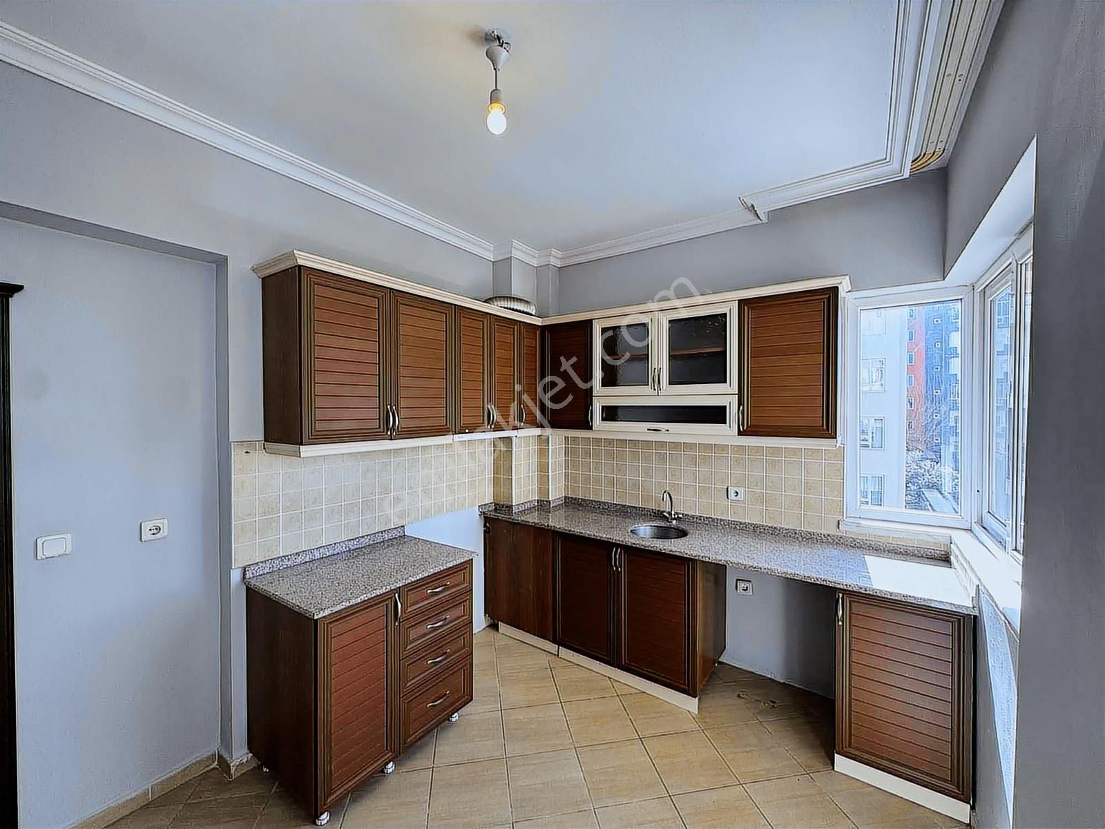 Kiralık Daire 3+1 Meydankavağı Muratpaşa