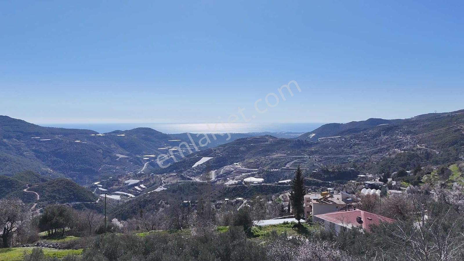 Alanya Yenicede Full Deniz Manzaralı 1.587m² Yola Sıfır Arsa!!