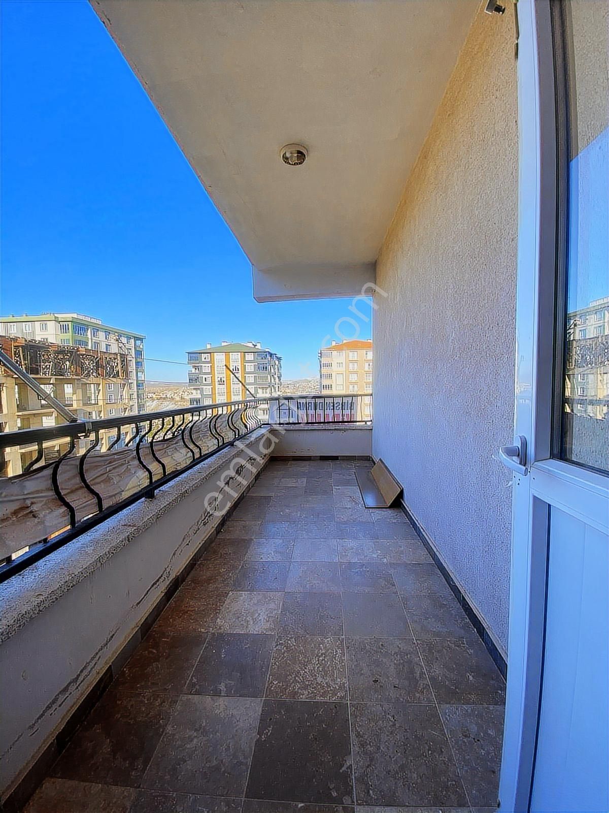 İldem 5 De Muhteşem Lokasyonda 3+1 Duru Kent Sitesi - Görsel 2