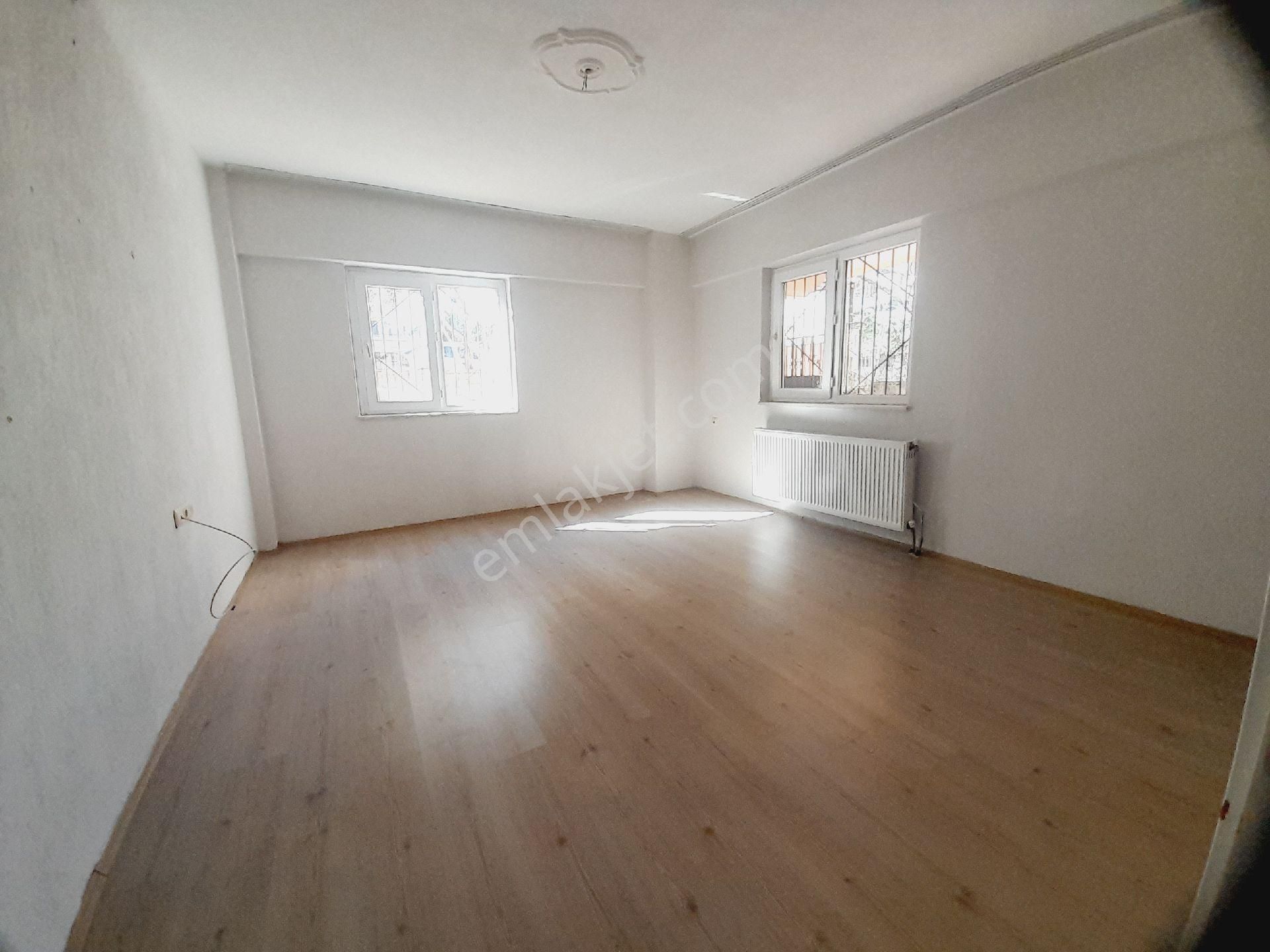 Kaan Emlak'tan Adalet Mahallesi'nde Bakımlı 3+1 Bahçe Katı Depozitosuz Daire - Görsel 3