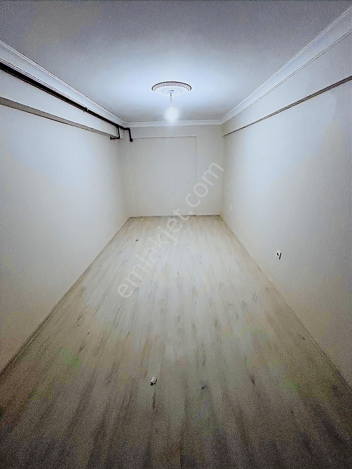 Seferihisarda Sıfır Cadde Üzeri Asansörlü Otoparklı 2+1 Daire - Görsel 11