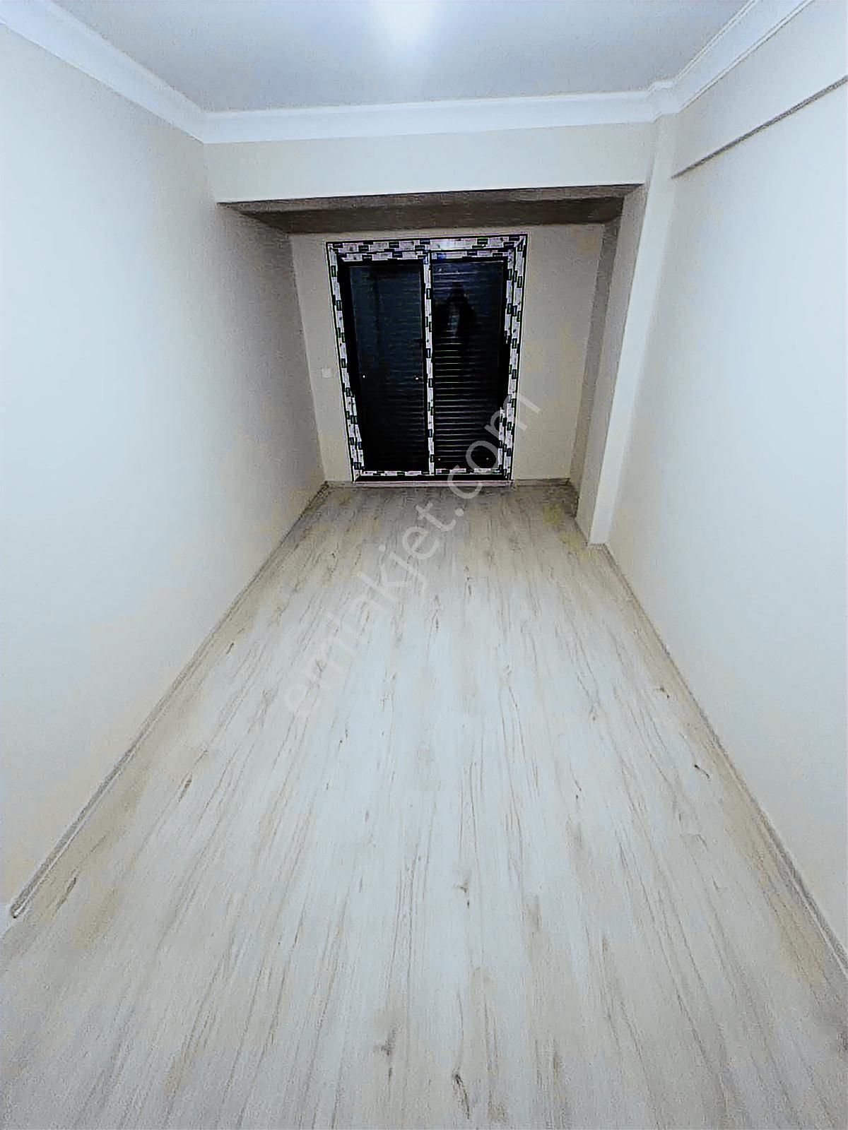 Seferihisarda Sıfır Cadde Üzeri Asansörlü Otoparklı 2+1 Daire - Görsel 6