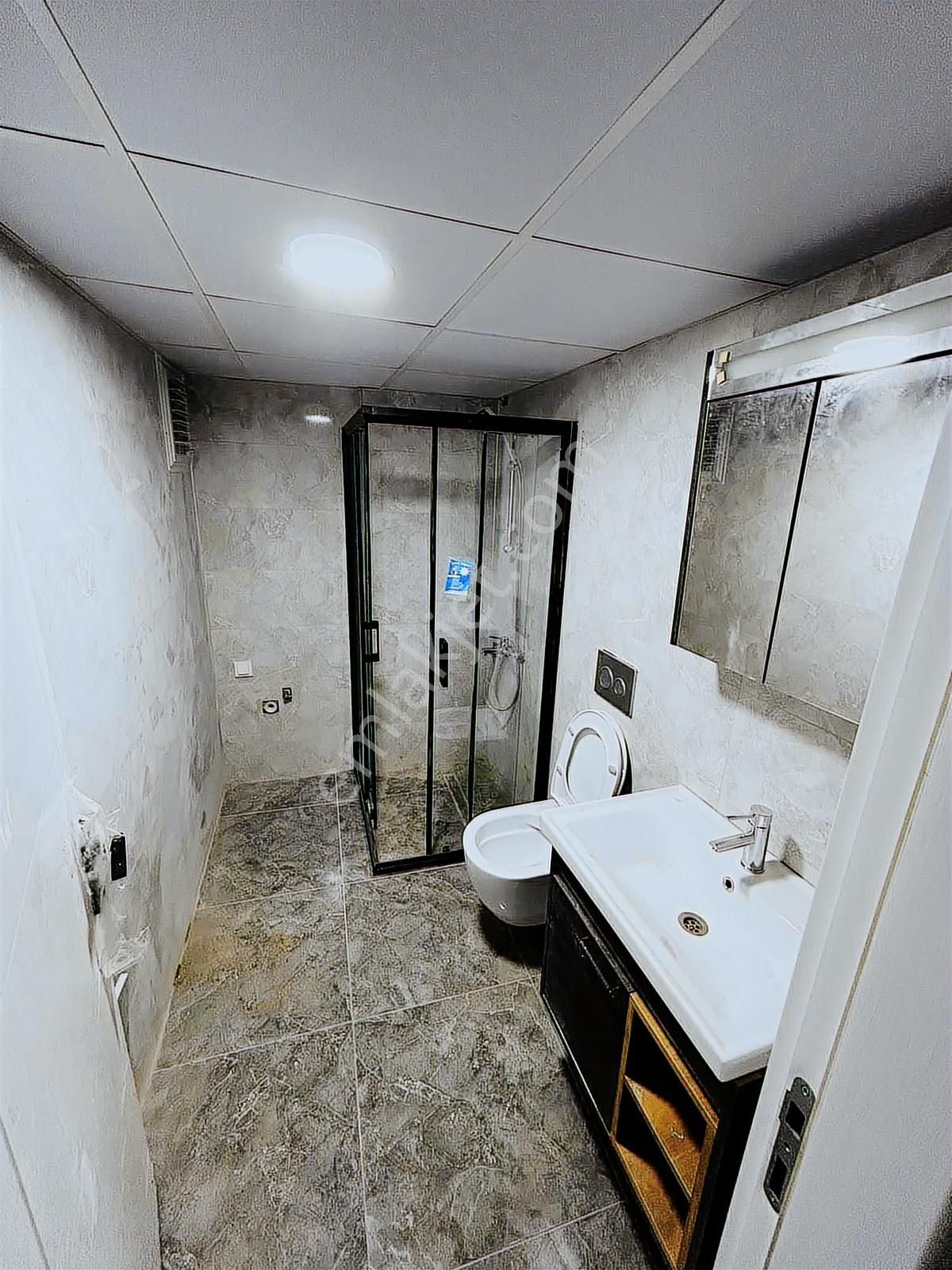 Seferihisarda Sıfır Cadde Üzeri Asansörlü Otoparklı 2+1 Daire - Görsel 7