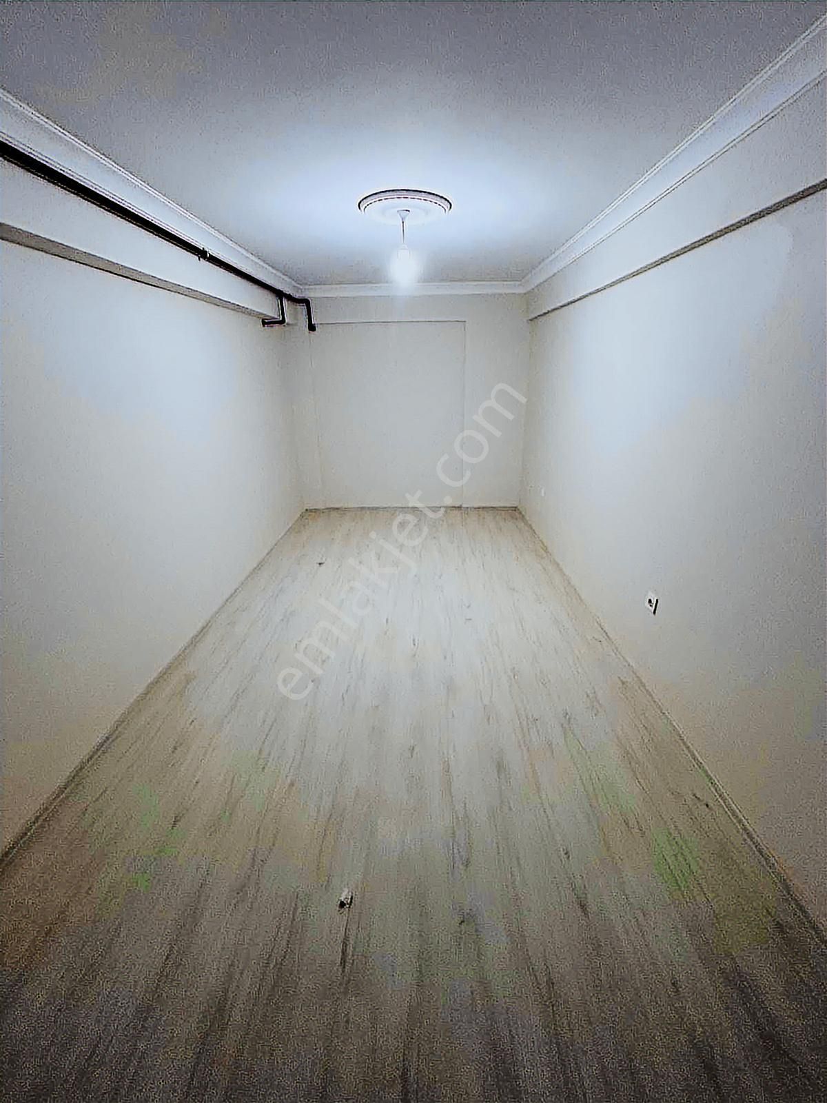 Seferihisarda Sıfır Cadde Üzeri Asansörlü Otoparklı 2+1 Daire - Görsel 16