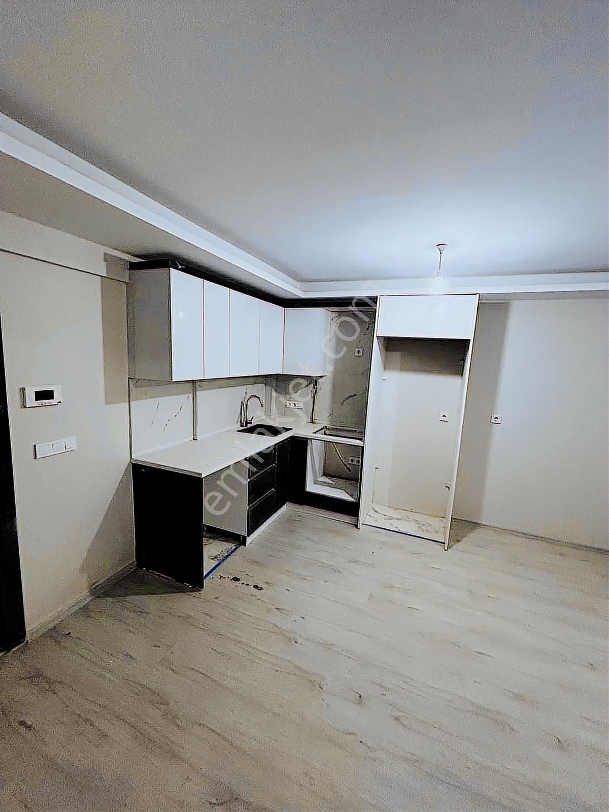 Seferihisarda Sıfır Cadde Üzeri Asansörlü Otoparklı 2+1 Daire - Görsel 19