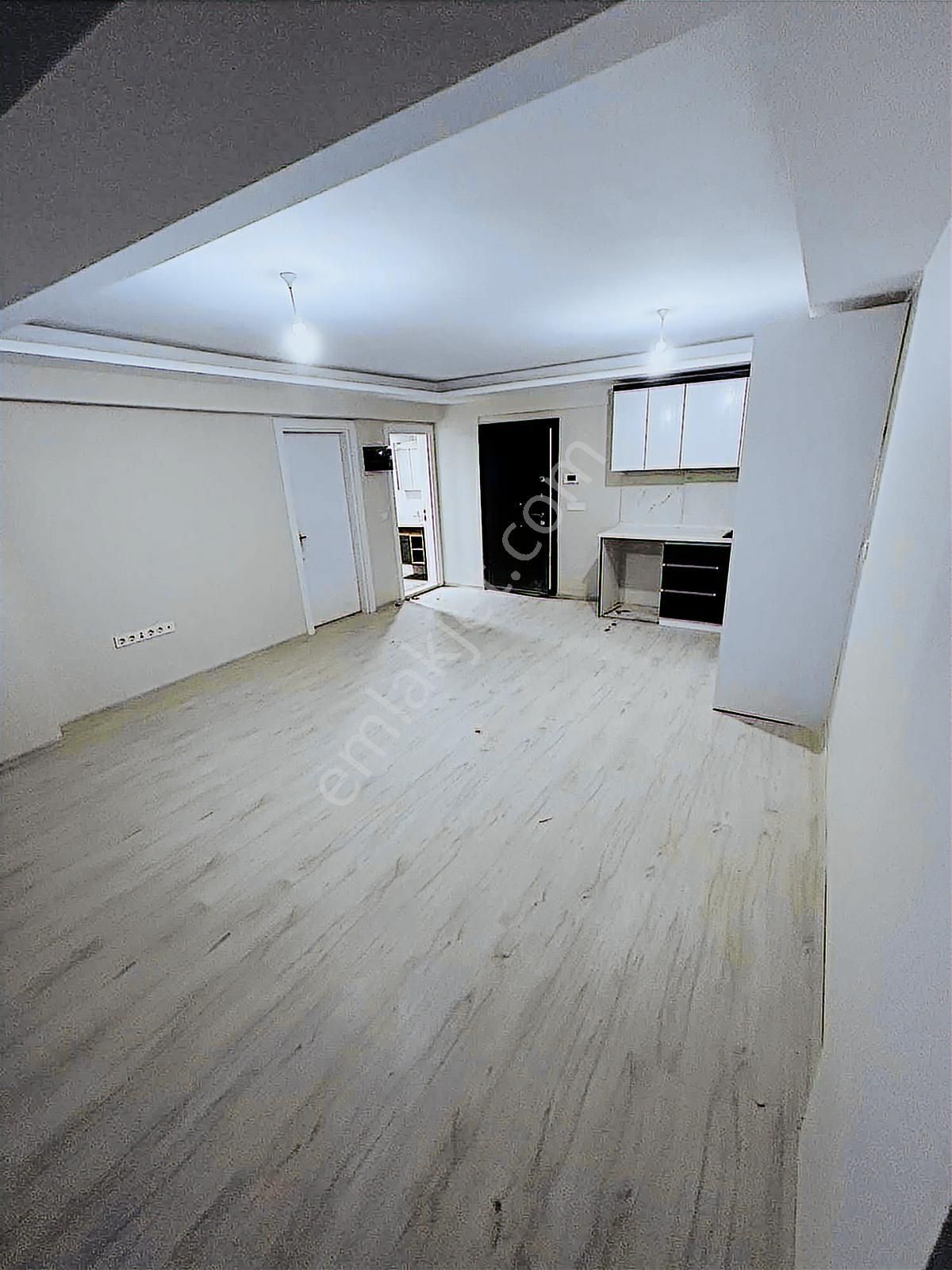 Seferihisarda Sıfır Cadde Üzeri Asansörlü Otoparklı 2+1 Daire - Görsel 15