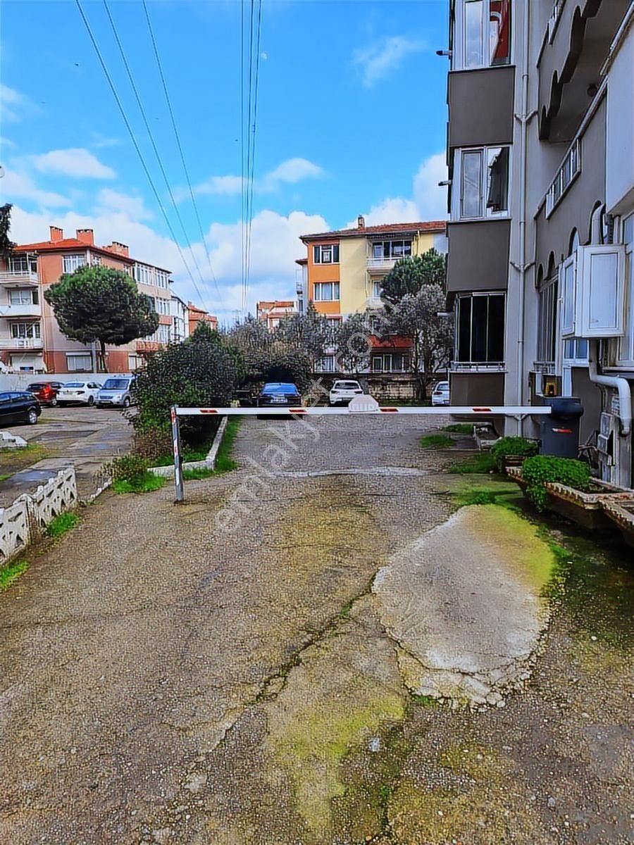 Bahçelievler Mahallesi Mehmetcik Caddesi Üzerinde Satılık 2+1 - Görsel 2