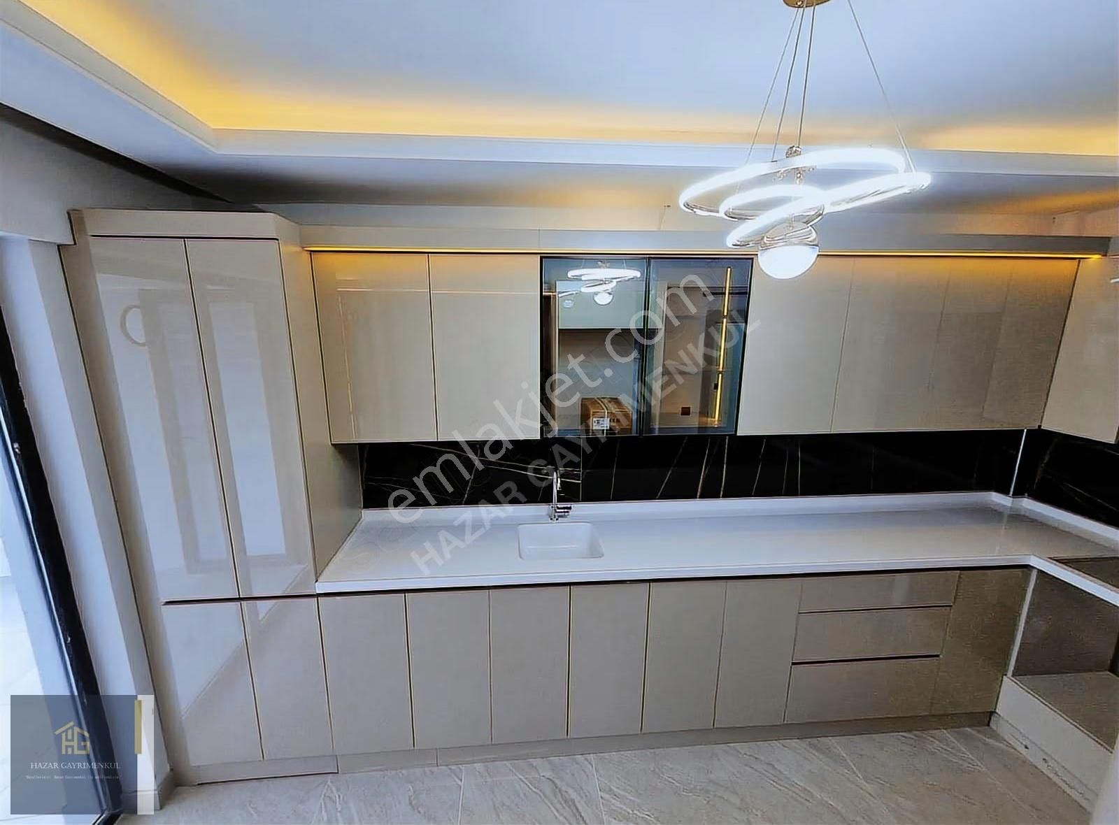 Hazardan Mendereste Ön Cephe Arakat Lüx Yapılı Kiralık 3+1 - Görsel 2
