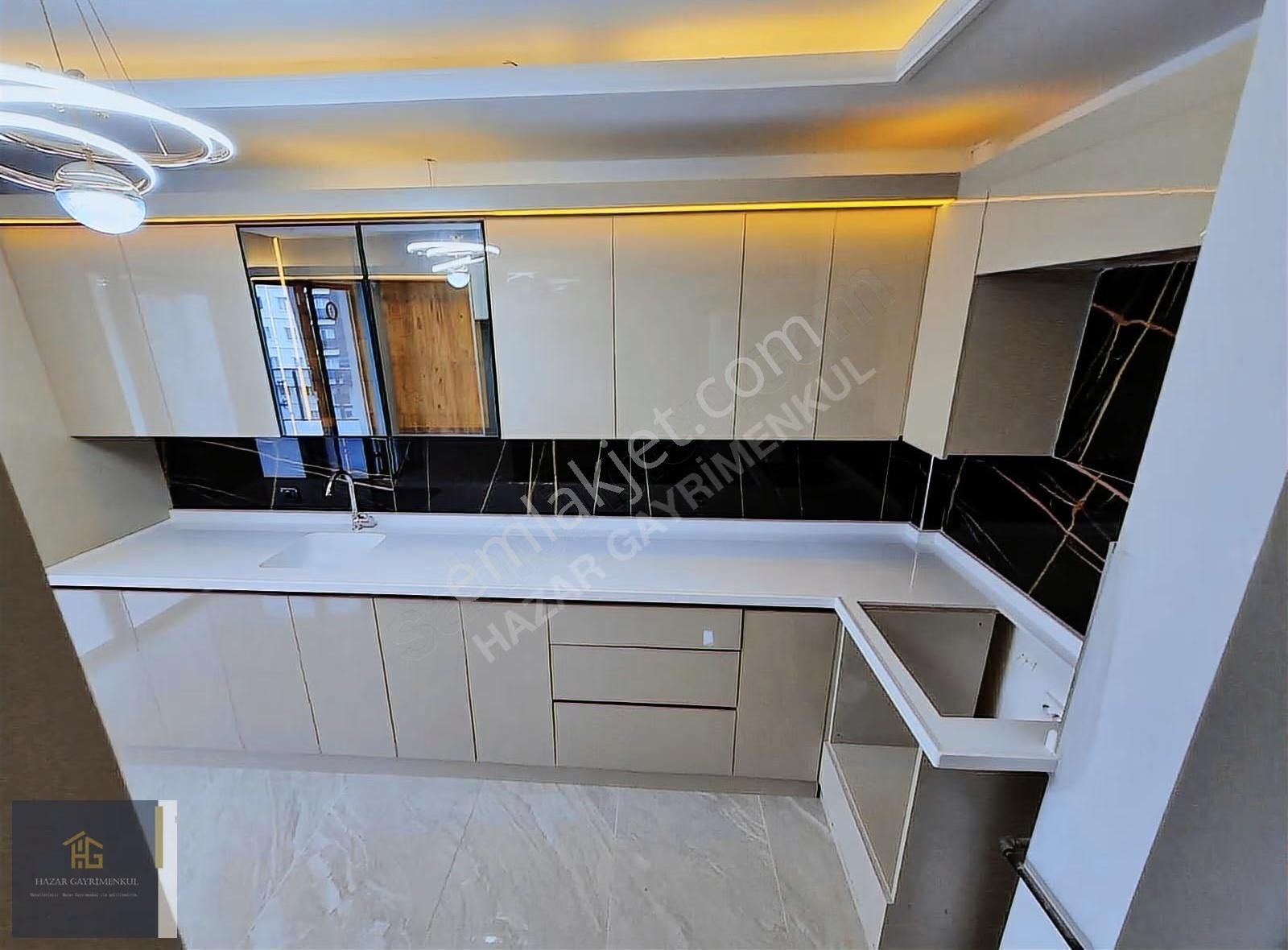Hazardan Mendereste Ön Cephe Arakat Lüx Yapılı Kiralık 3+1 - Görsel 10