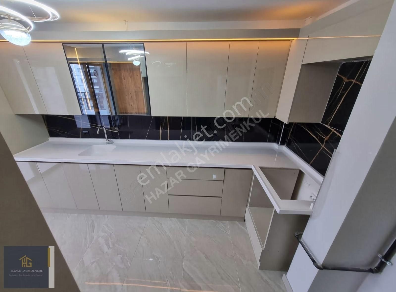 Hazardan Mendereste Ön Cephe Arakat Lüx Yapılı Kiralık 3+1 - Görsel 32