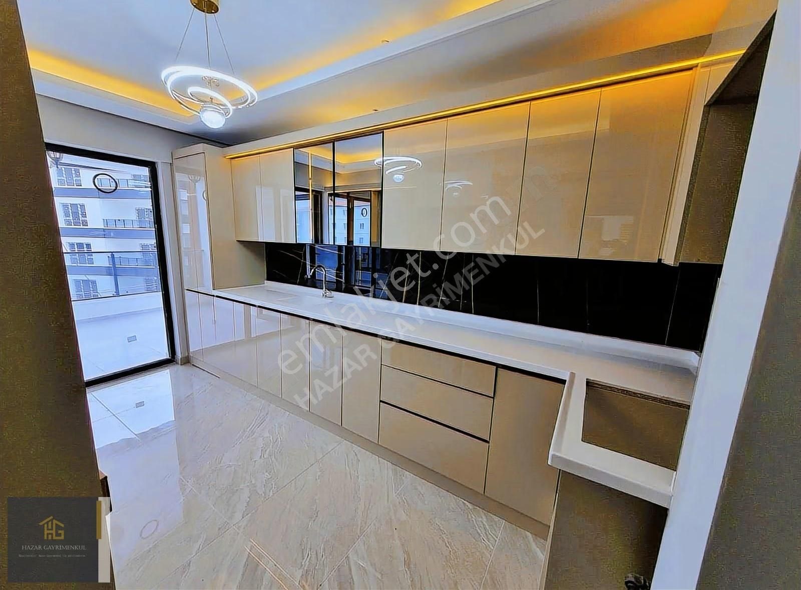 Hazardan Mendereste Ön Cephe Arakat Lüx Yapılı Kiralık 3+1 - Görsel 17