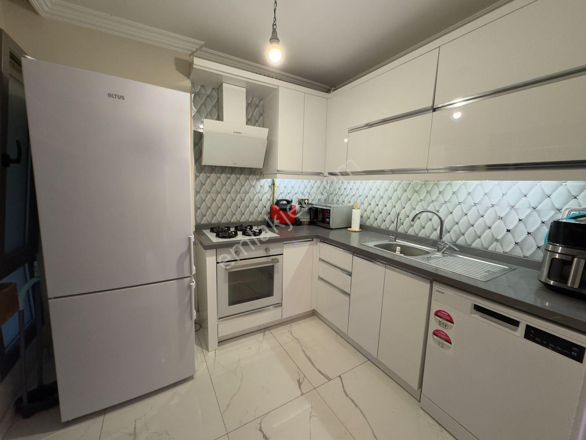 Cevdet Bilsay Caddesi’nde Ana Cadde Üzeri Bahçe Kullanımlı Özel 2+1 - Görsel 18