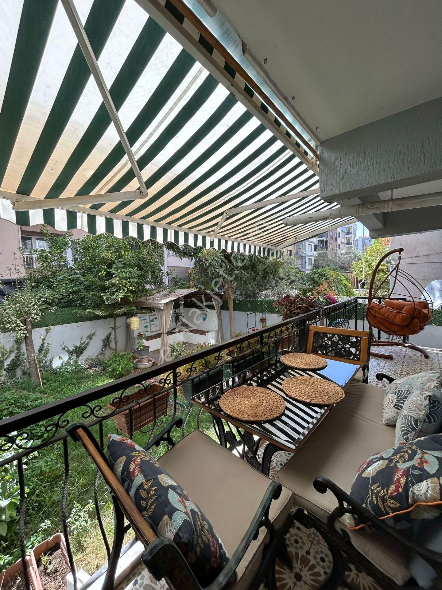 Cevdet Bilsay Caddesi’nde Ana Cadde Üzeri Bahçe Kullanımlı Özel 2+1