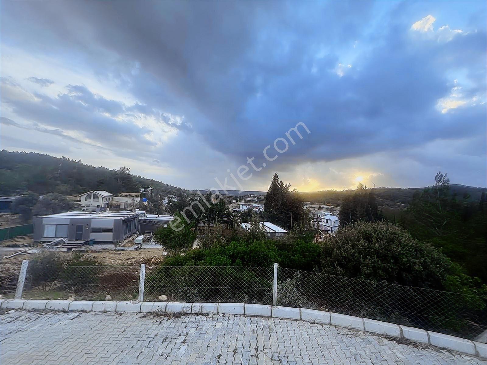 Güzelbahçe Çamlı Mahallesi Satılık 300 M2 Arsa - Görsel 19