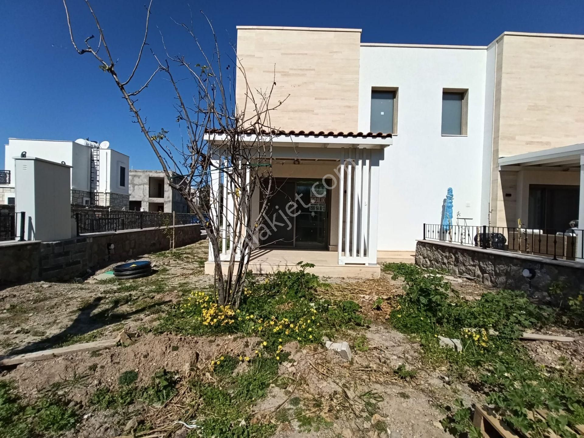 Gümüşlük Merkezde | Düzayak | 2+1 Bahçeli Yıllık Kiralık Villa - Görsel 2