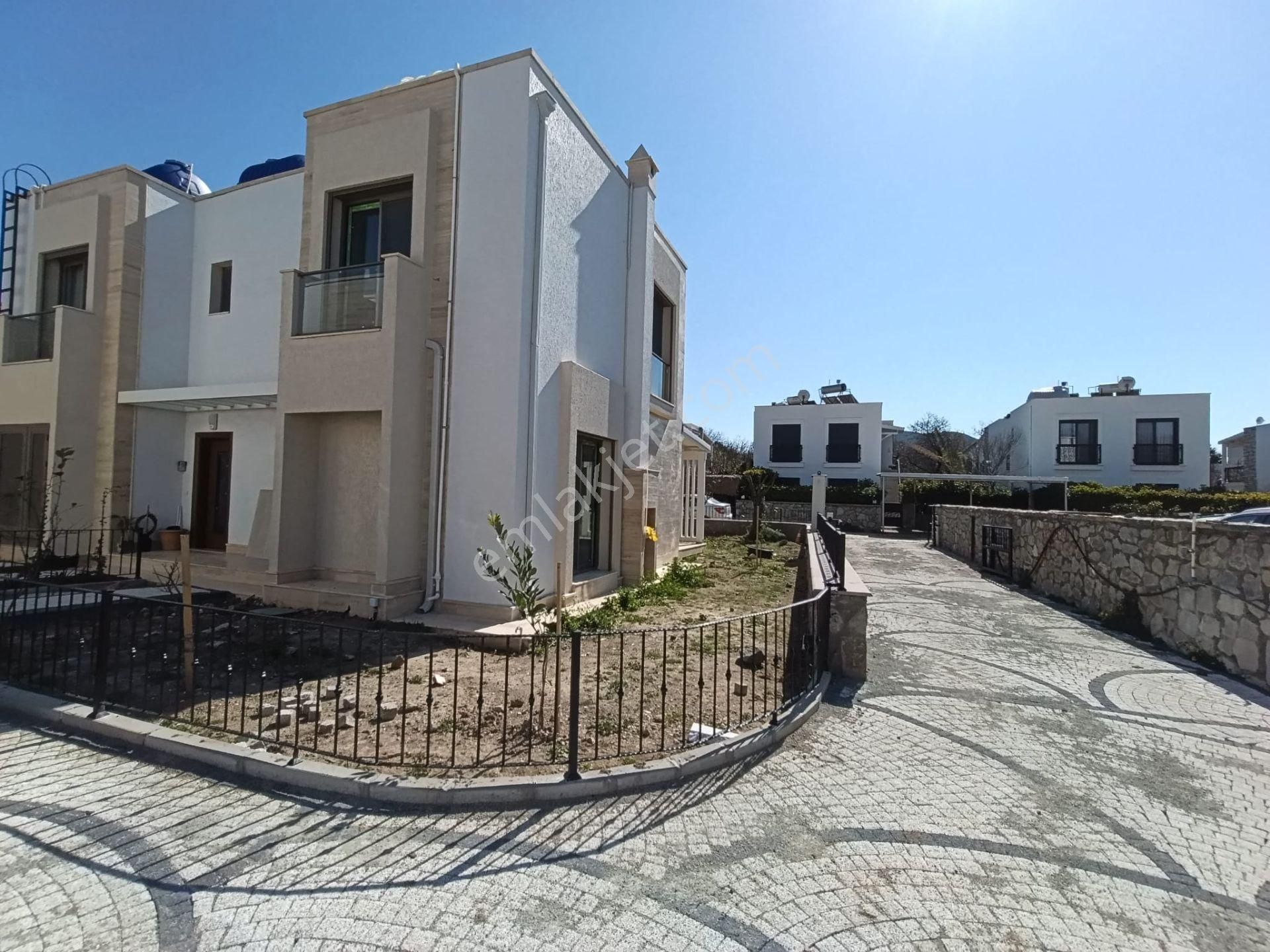 Gümüşlük Merkezde | Düzayak | 2+1 Bahçeli Yıllık Kiralık Villa - Görsel 3