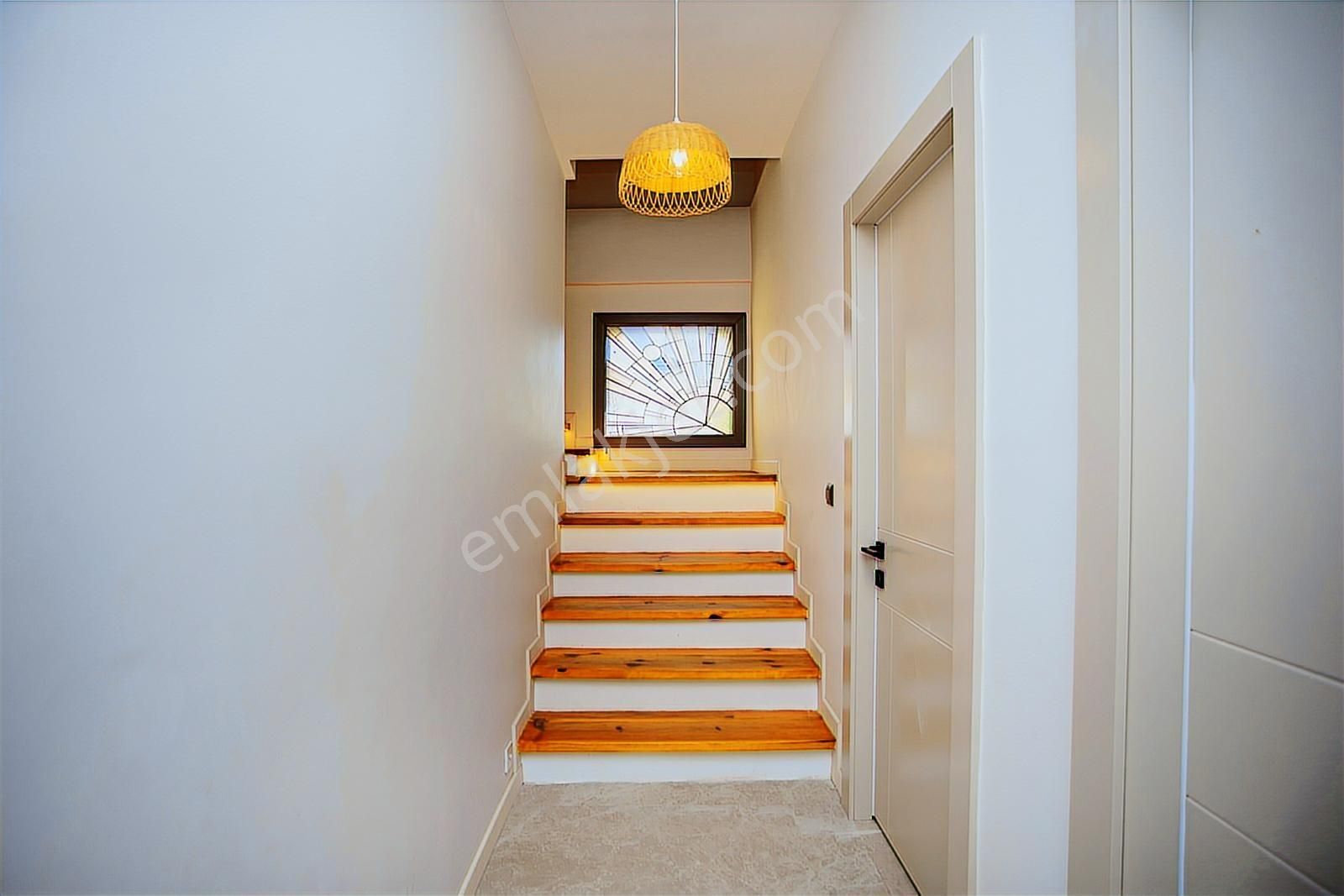 Foça Kazım Dirik Mah. Satılık Müstakil Havuzlu 5+1 Villa - Görsel 27